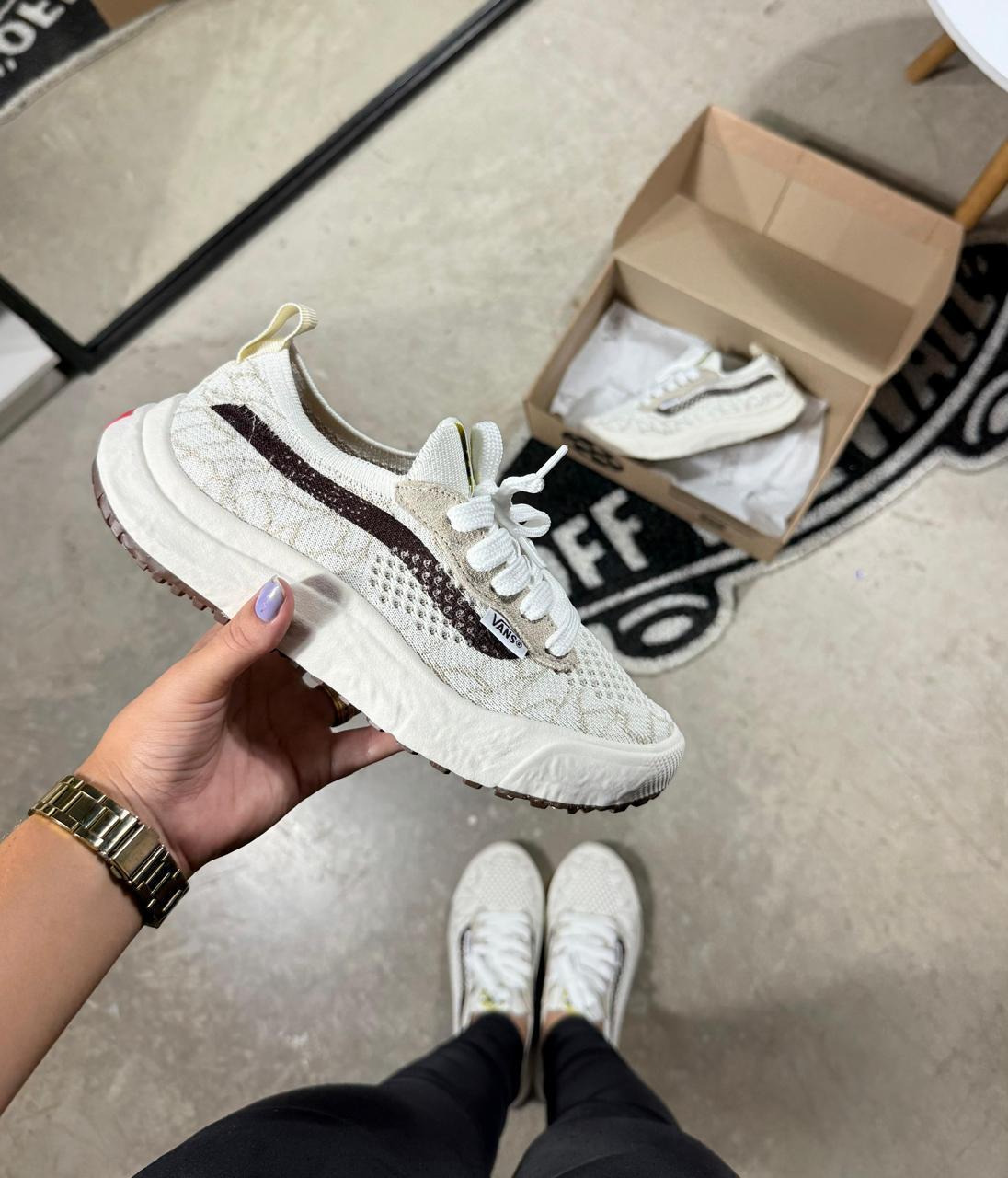 Tênis Unissex Vans Ultra range Vr3